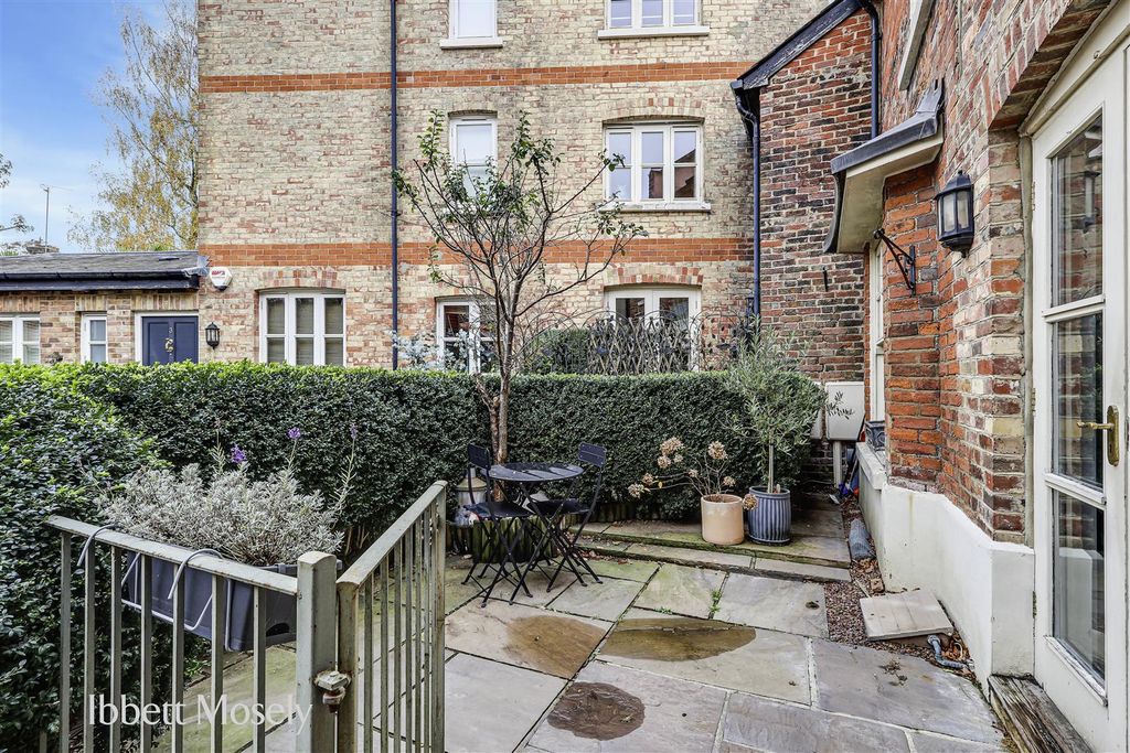 Property photo 3 of 17 29 Patio.Jpg