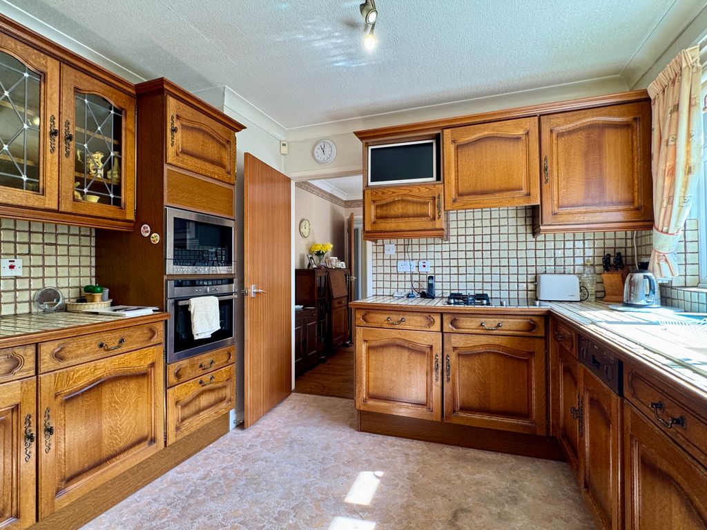 Property photo 3 of 21