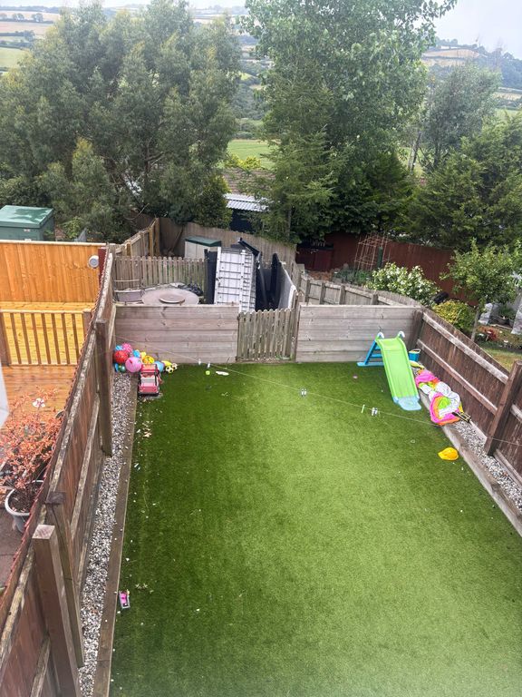 Property photo 2 of 10 Garden