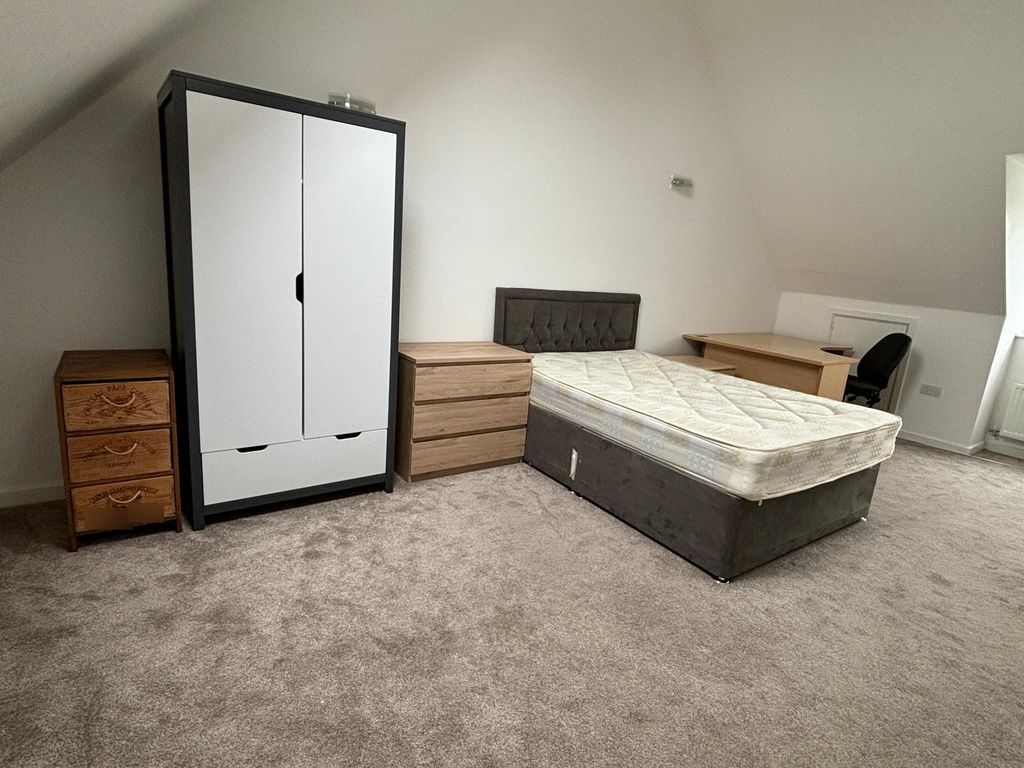 Property photo 1 of 12 Photo 0