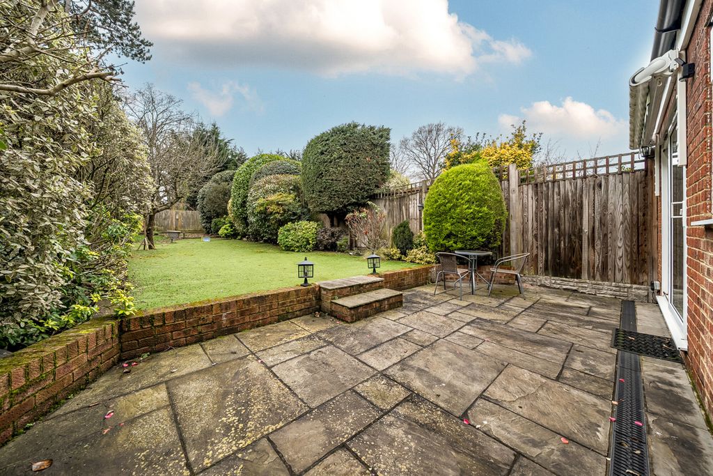 Property photo 3 of 24 Garden