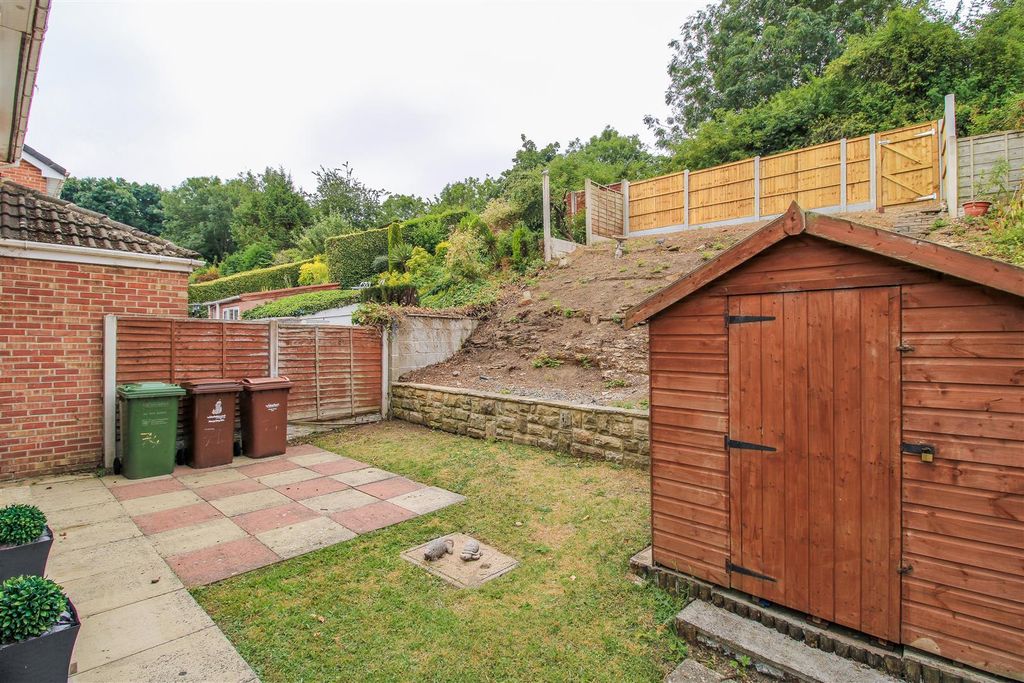 Property photo 2 of 12