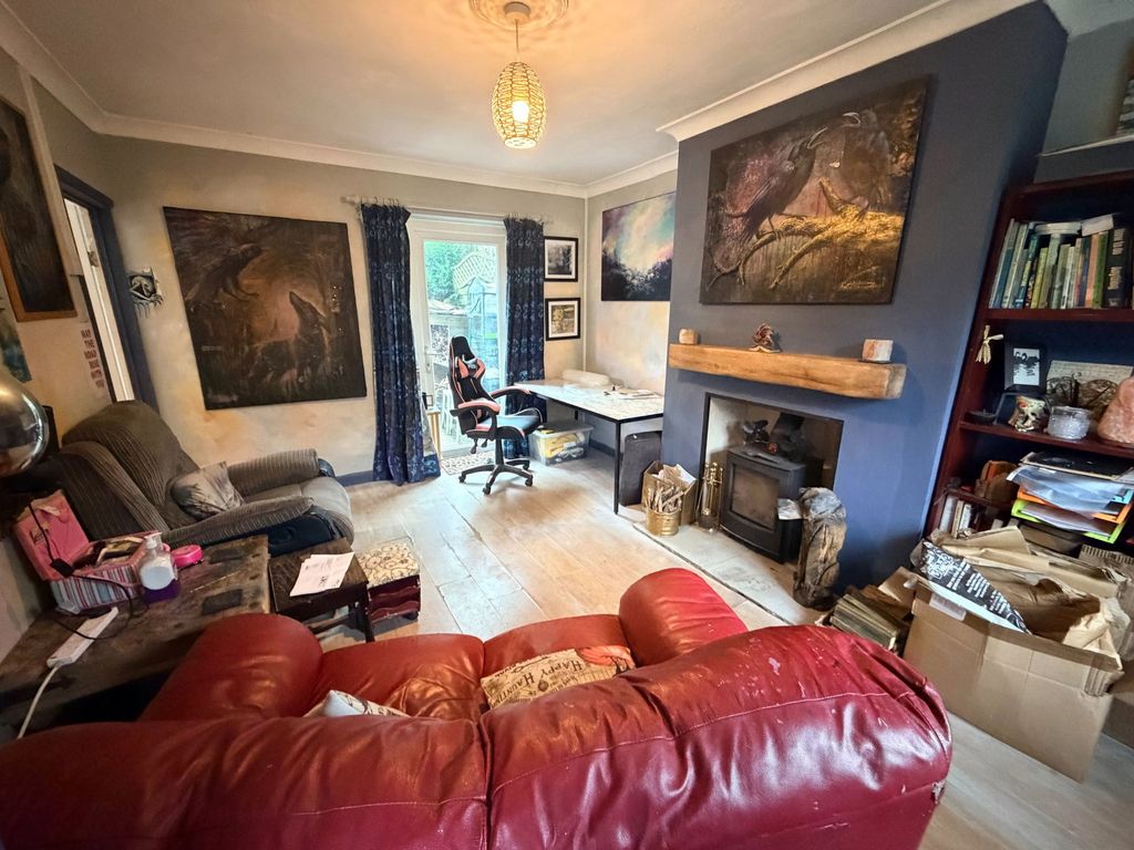 Property photo 2 of 21