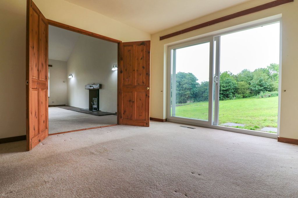 Additional image 9 of 6 bed detached house for saleSt. Barnabas Road, Barnetby DN38