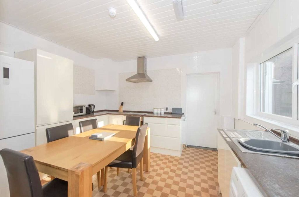 Property photo 1 of 9 Picture No. 08