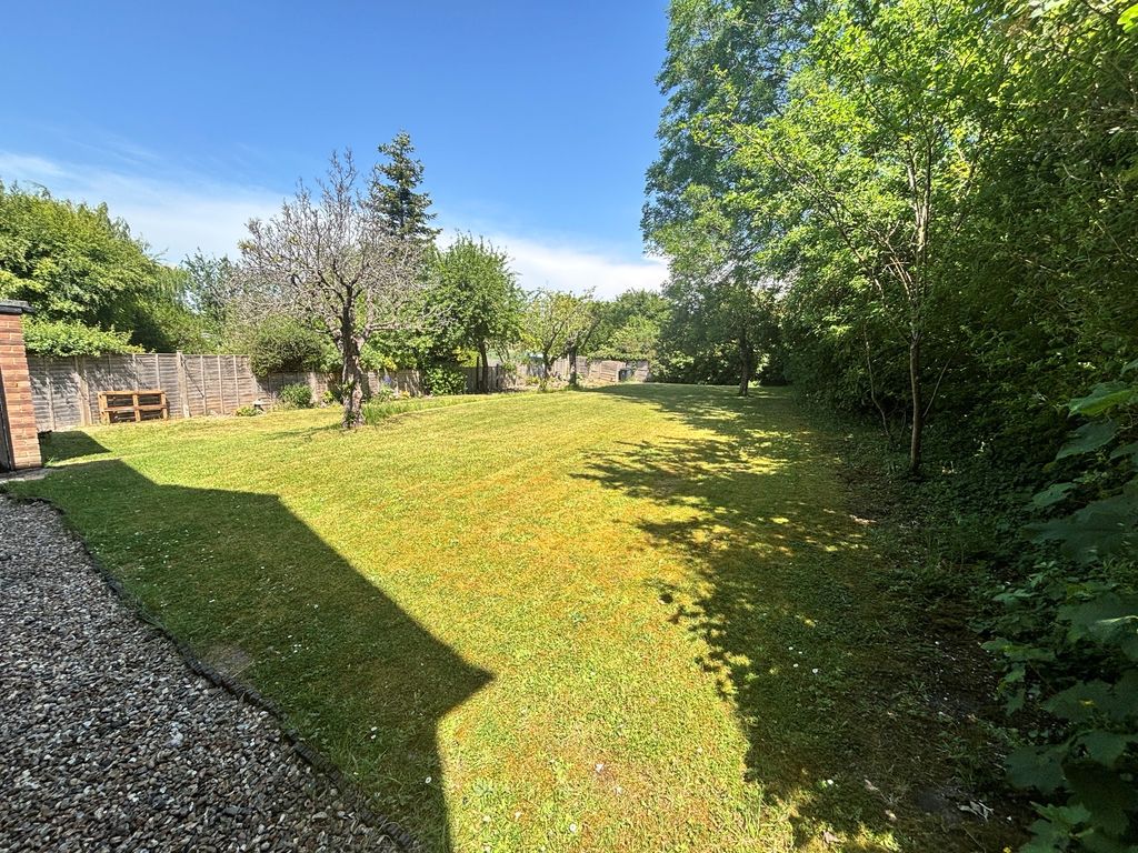 Property photo 2 of 14 Garden