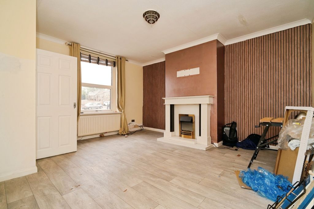 Property photo 2 of 16 1