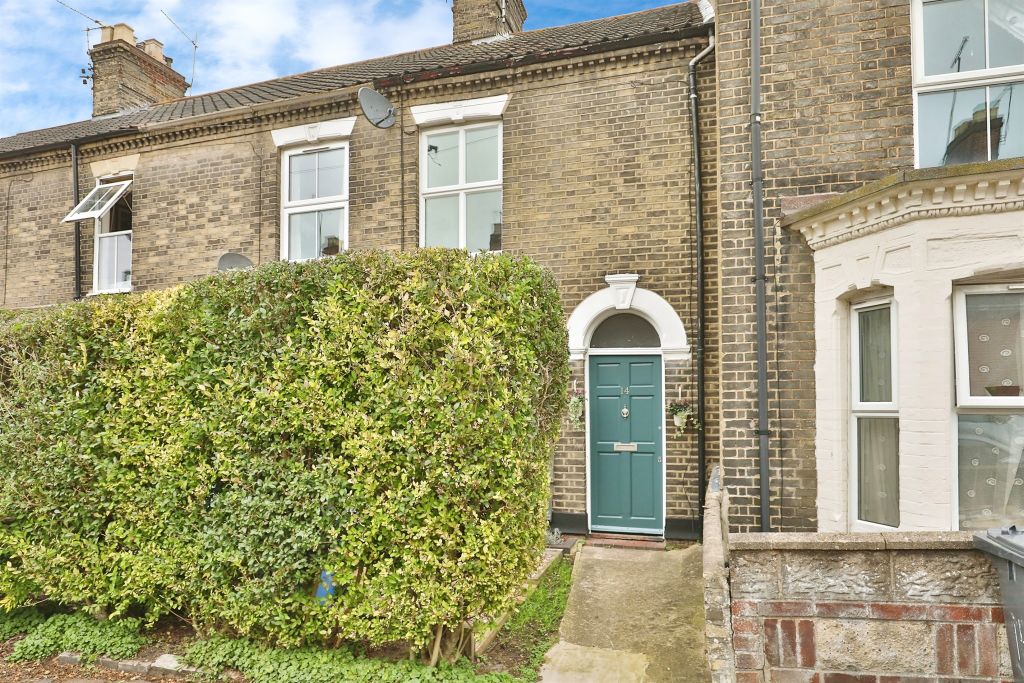 Property photo 1 of 17