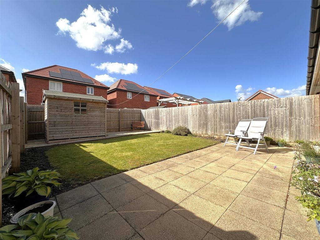 Property photo 3 of 21 Lovely Rear Garden 704