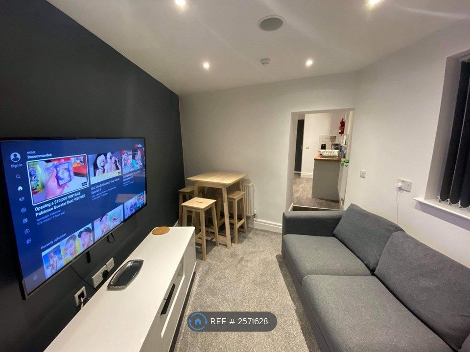 Property photo 2 of 14 Lounge
