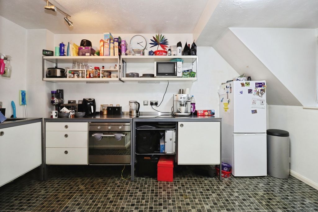 Property photo 3 of 12 Photo