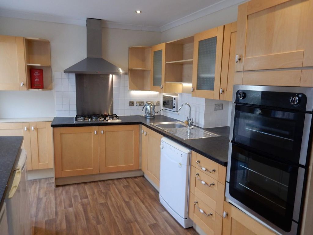 Property photo 1 of 8 40 Fh Kitchen.Jpg