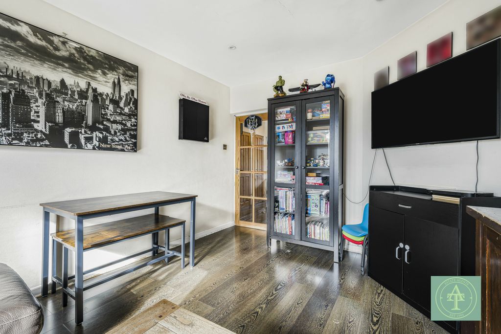 Property photo 2 of 15 Gallery