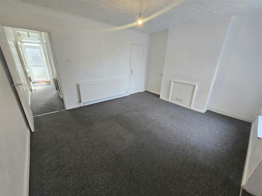 Property photo 3 of 9 Dining Area