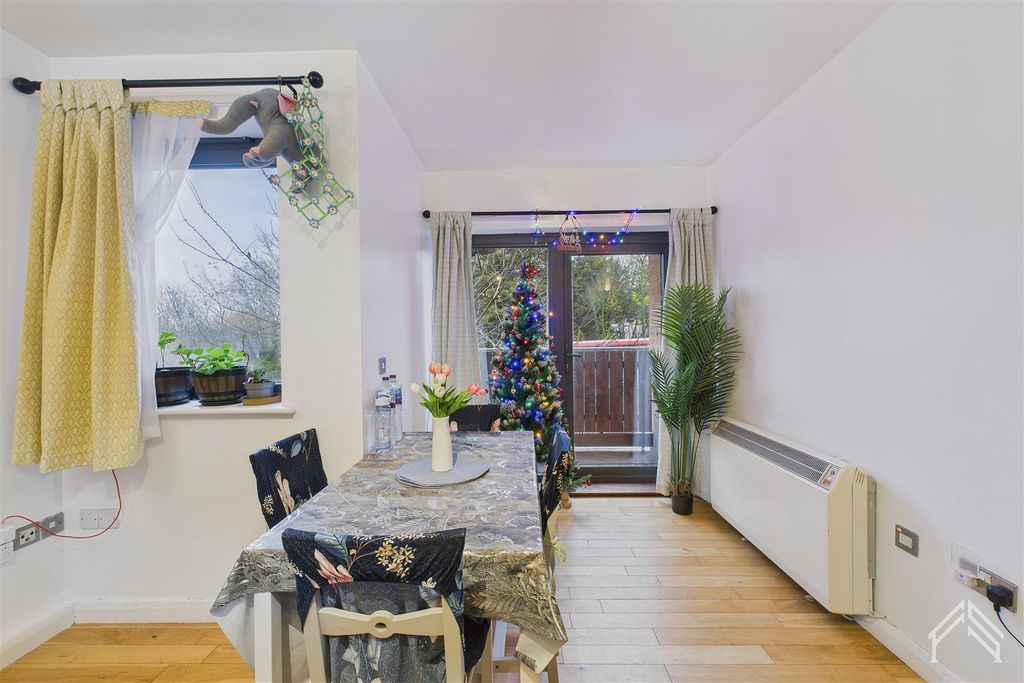 Property photo 3 of 6 Ivxo1Gucoksxtcple7Zwiq.Jpg