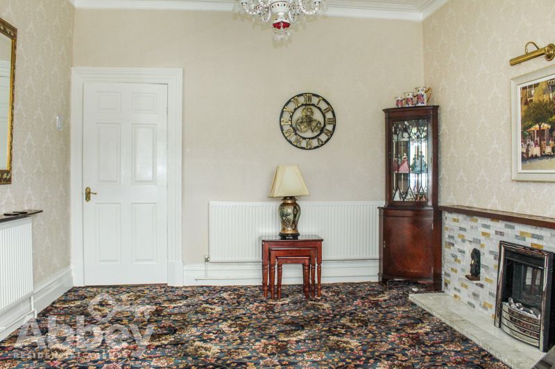 Property photo 2 of 33 Lounge 1
