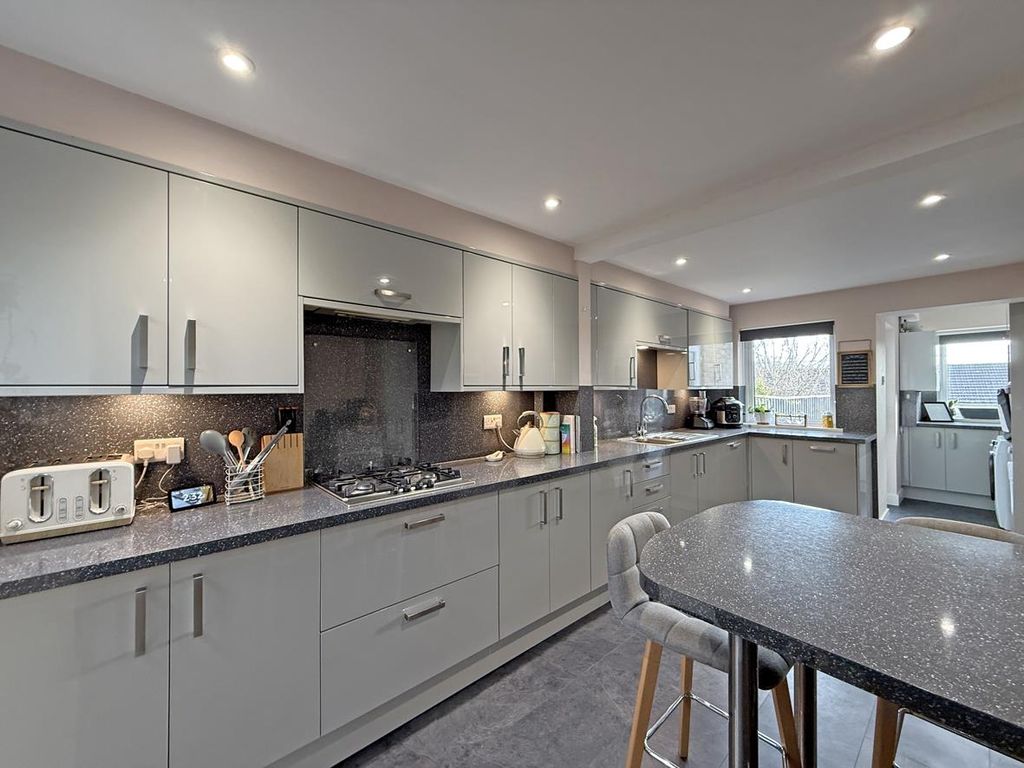 Property photo 3 of 21 Chaucer Way 94 - Kitchen.Jpg