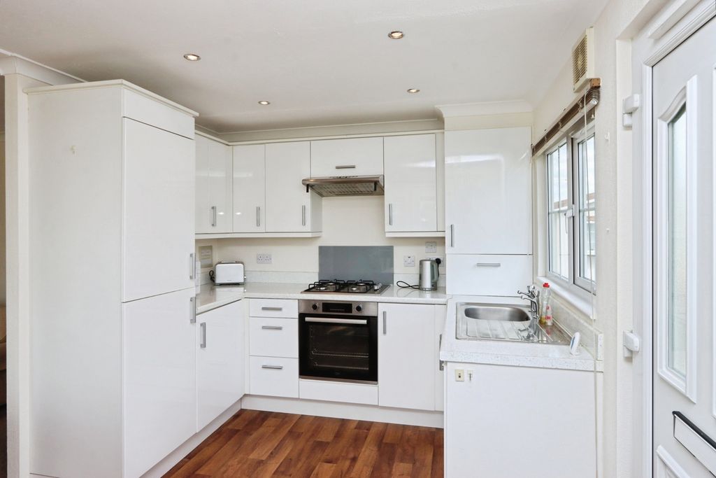 Property photo 3 of 20 Pbox-Img.Jpg