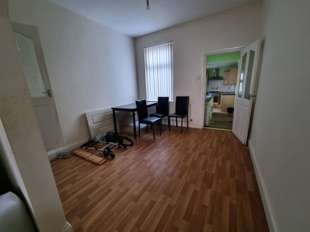 Property photo 3 of 7 Photograph 3