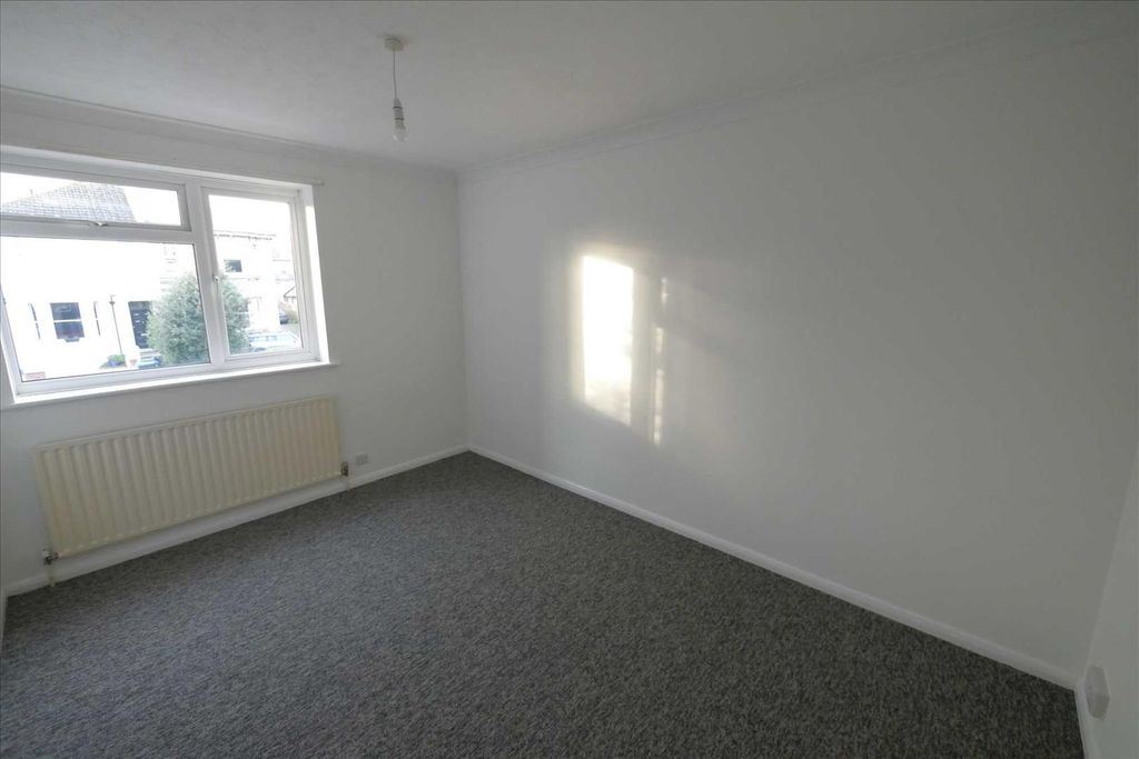 Property photo 3 of 9 Bedroom