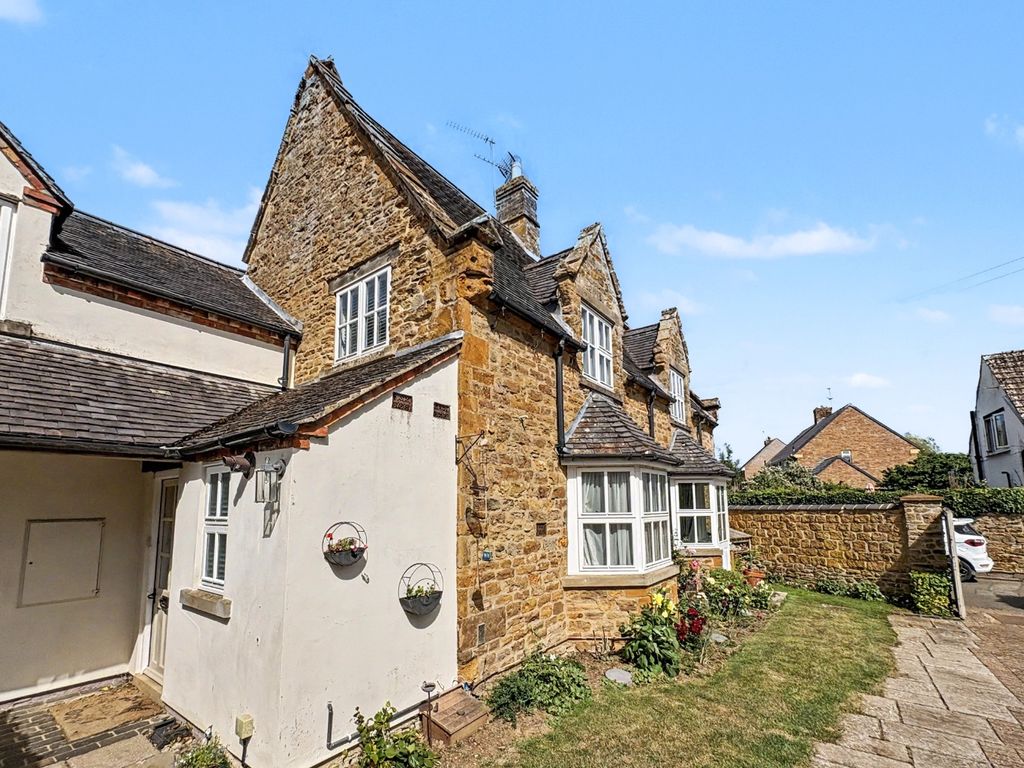 Property photo 3 of 51 52582910