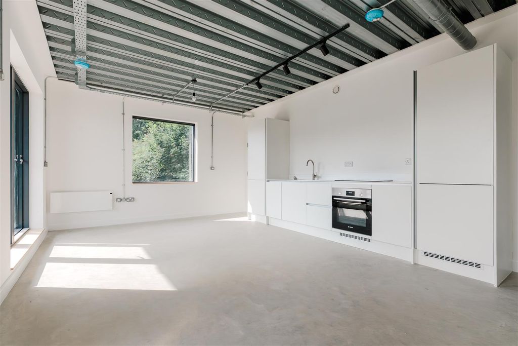 Property photo 2 of 7 Lwp12921.Jpg