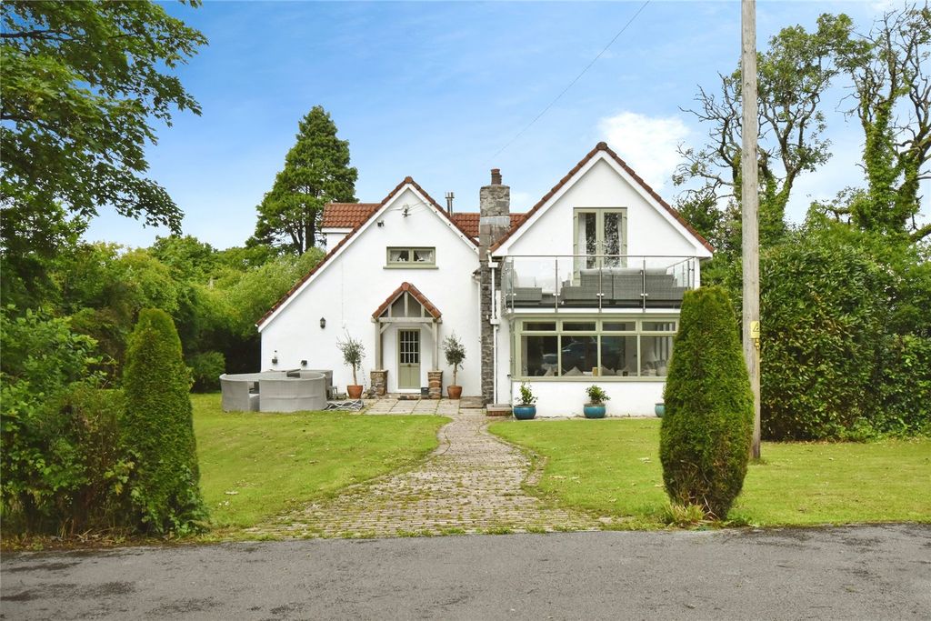 Property photo 1 of 33 Picture No. 29