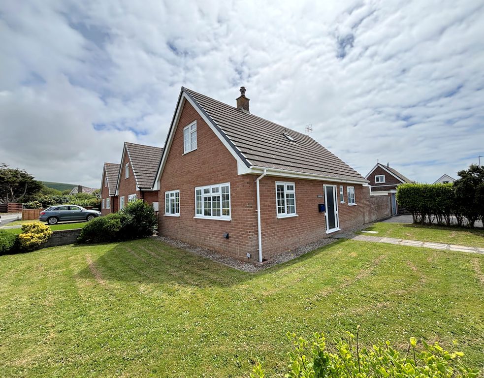 Property photo 1 of 32