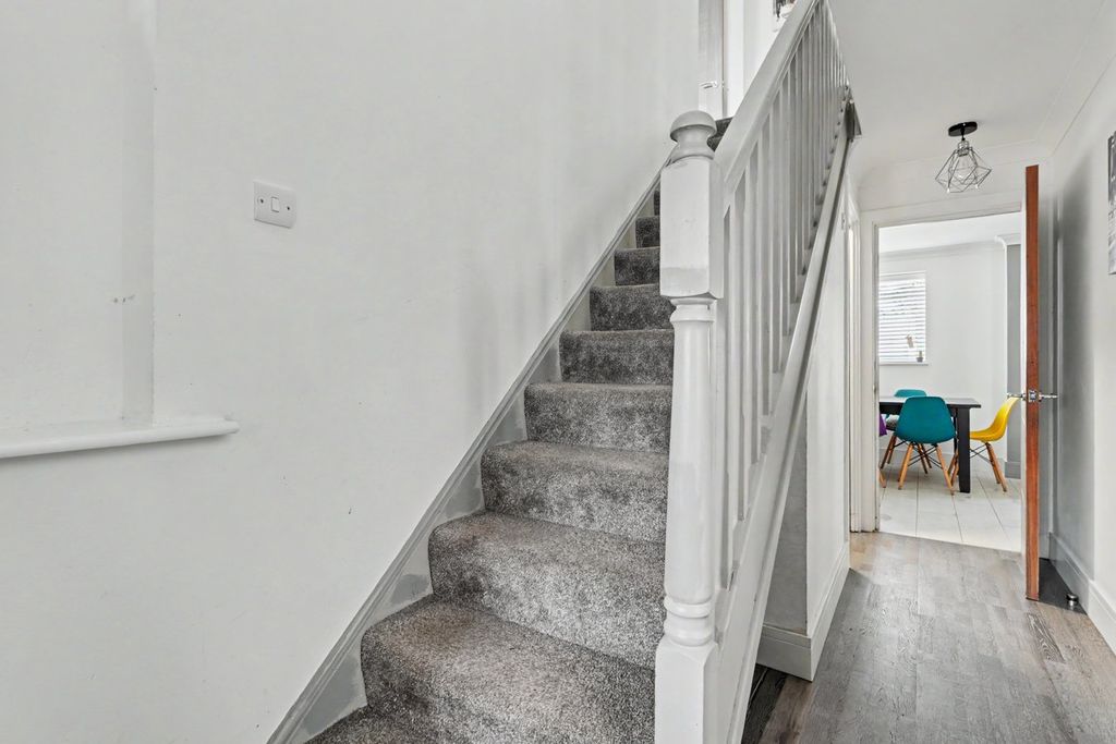 Property photo 3 of 24