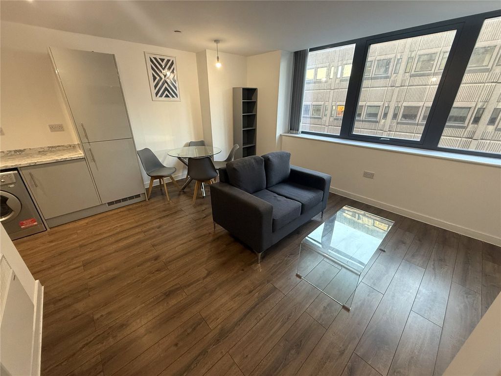 Property photo 3 of 6 Picture No. 14