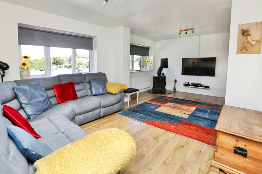 Property photo 2 of 32 83Aabdc7-1000088238
