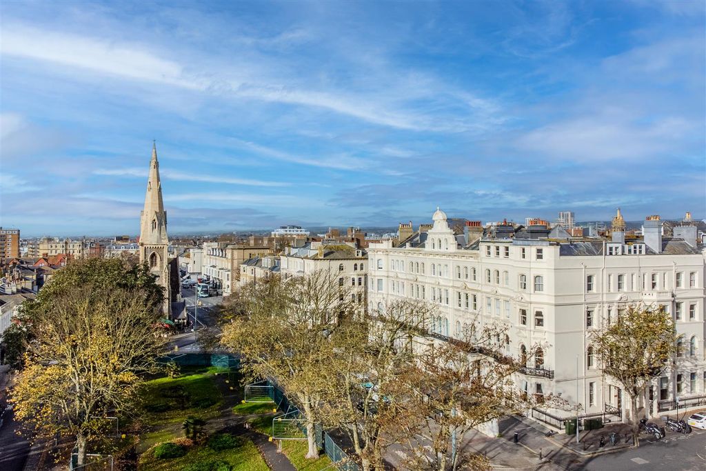 Property photo 2 of 15 Exterior