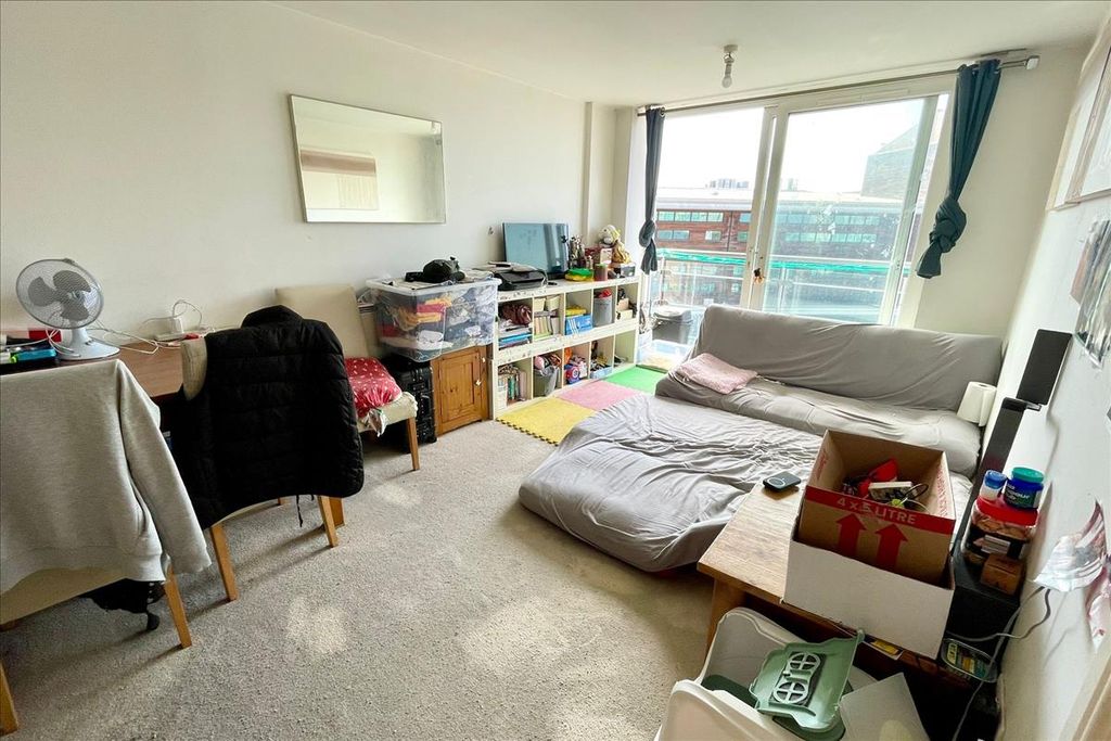 Property photo 2 of 8