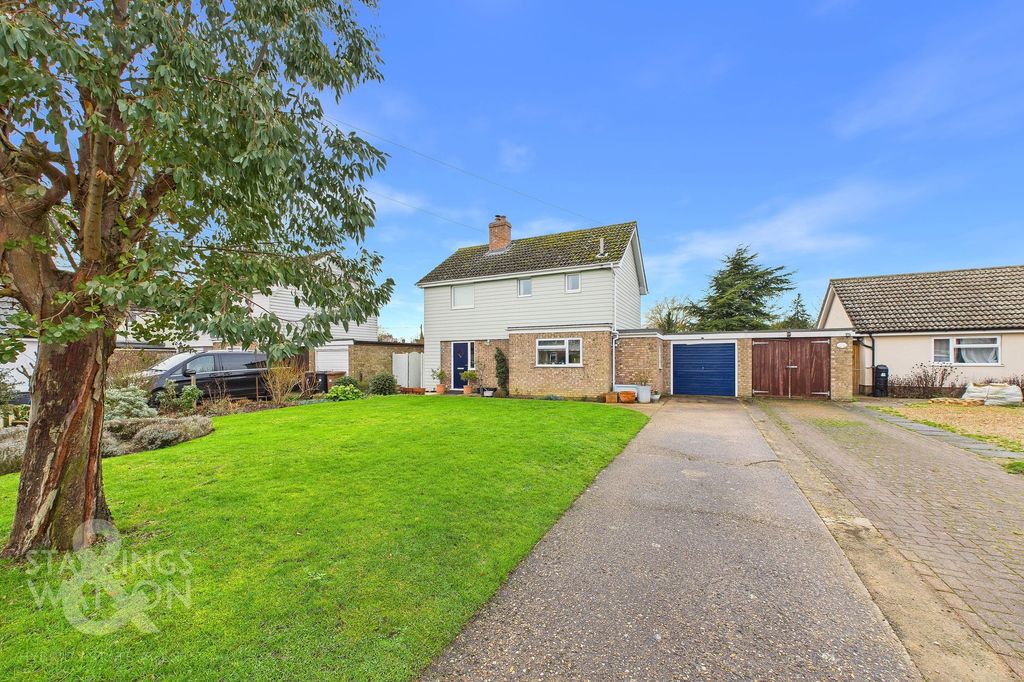 Property photo 1 of 32