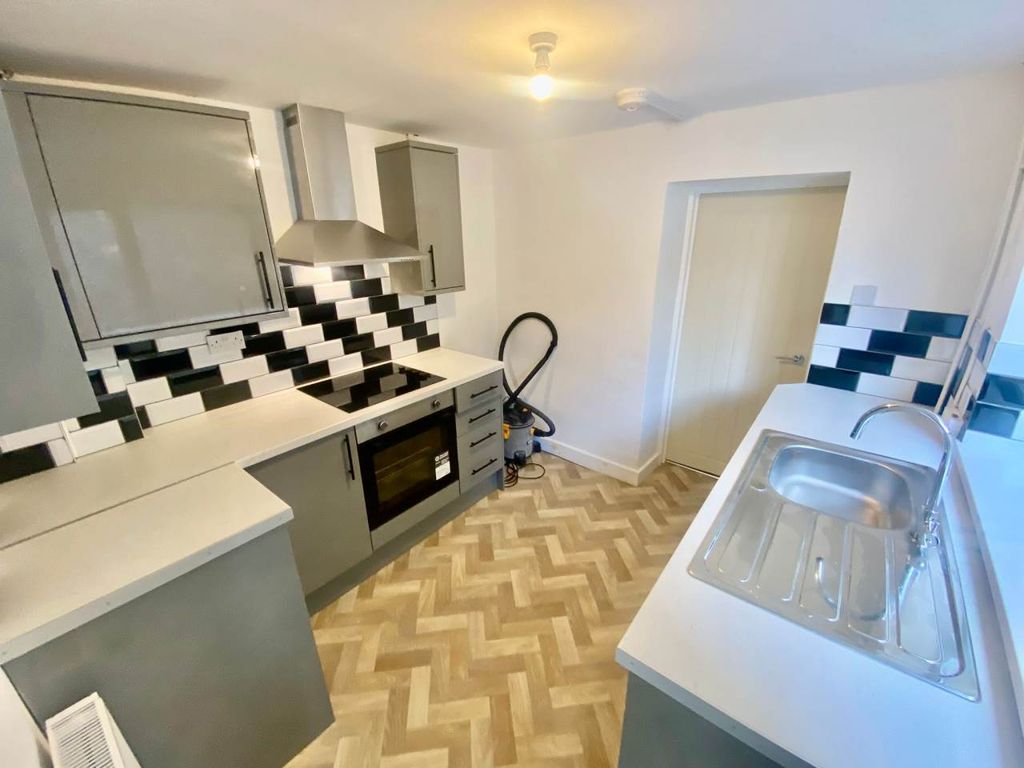 Property photo 2 of 18 d6F4Fe77-84c7-4A8E-9Ad8-383Da7c89F79