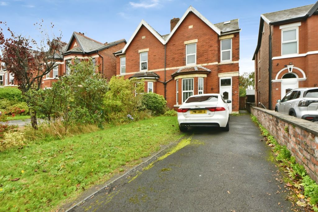 Property photo 1 of 11 Front View