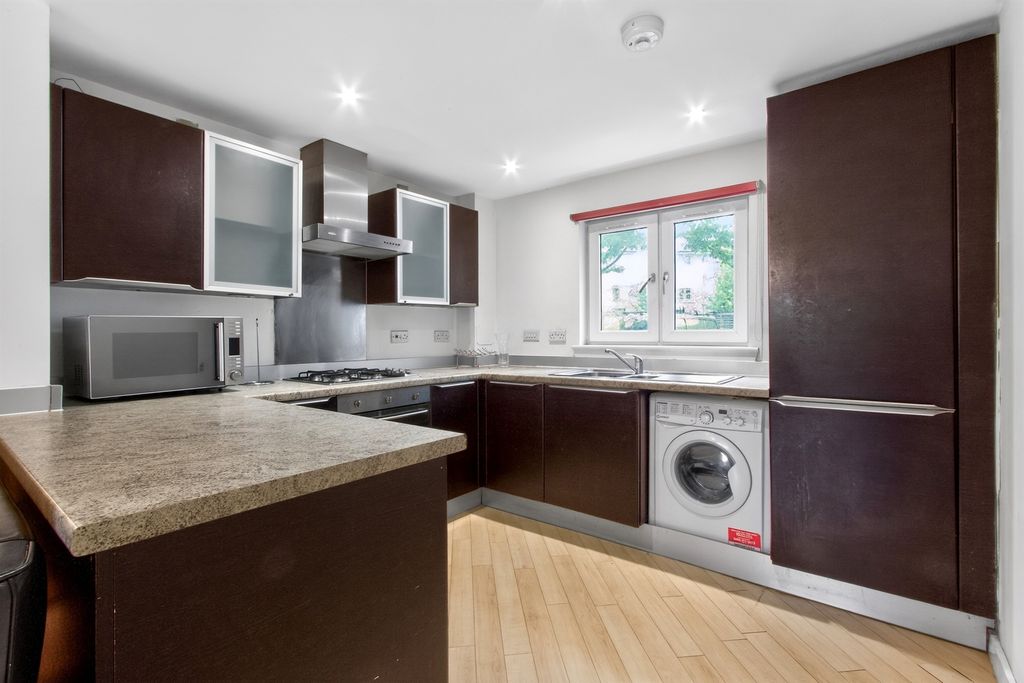 Additional image 6 of 2 bed flat for saleChandlers Court, Stirling FK8