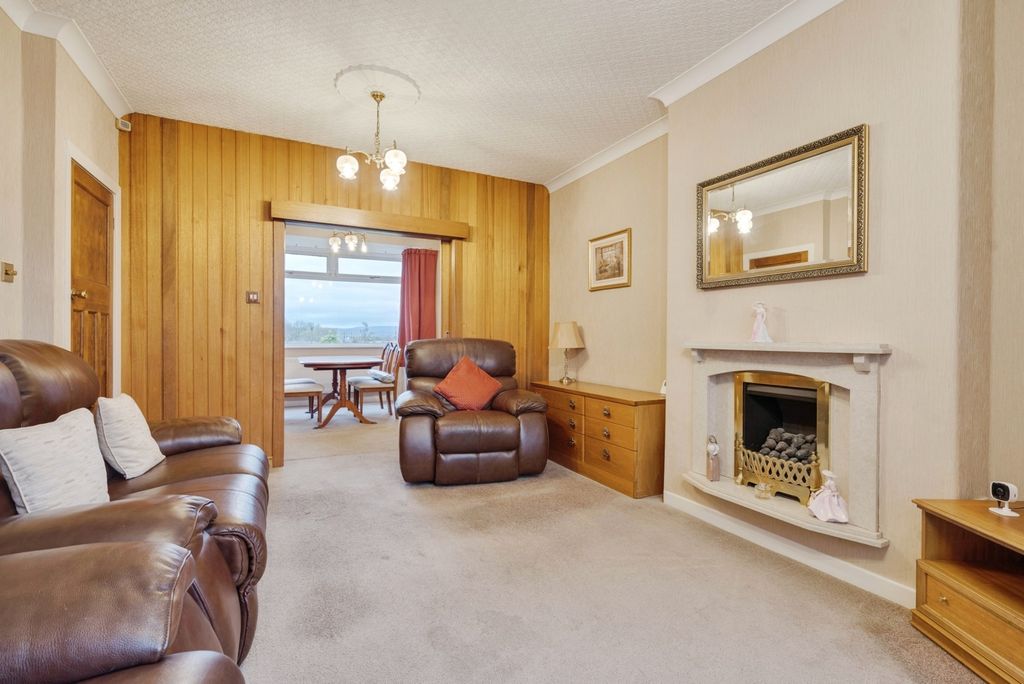 Property photo 3 of 17 Photo