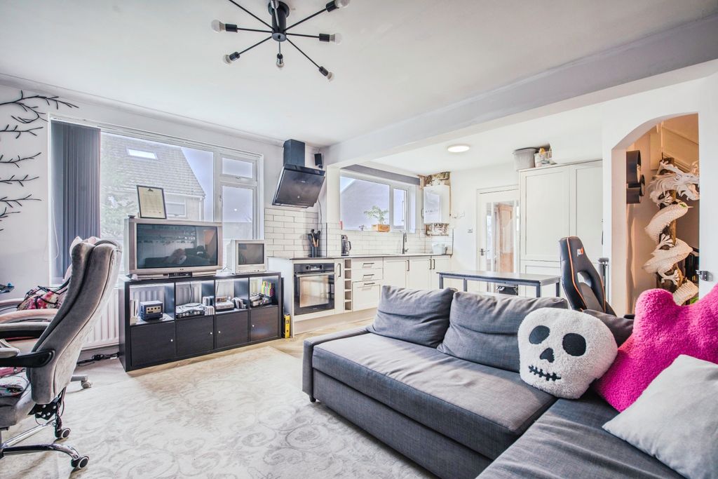 Property photo 2 of 15 Open Plan Living