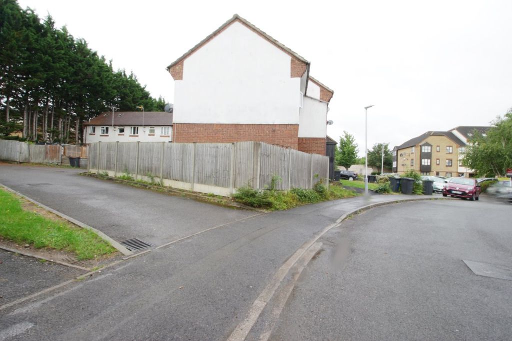 Property photo 2 of 16