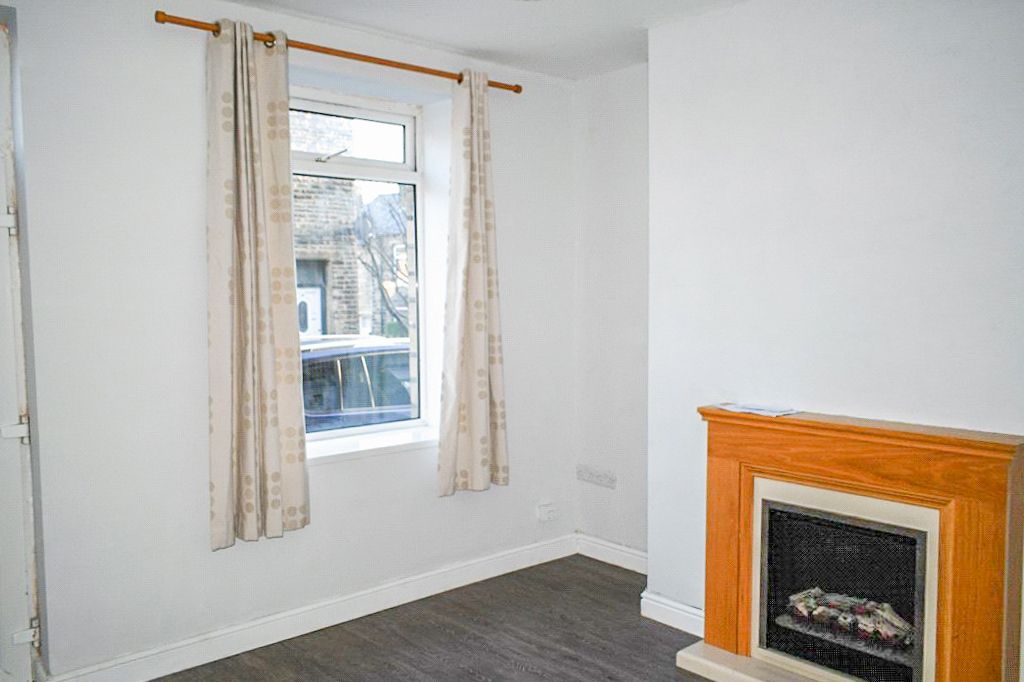 Property photo 3 of 11 Lounge