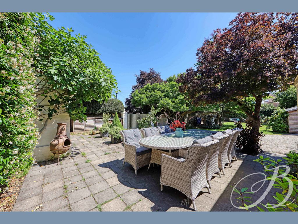 Property photo 2 of 23