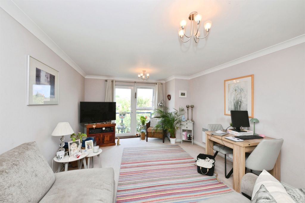 Property photo 3 of 16