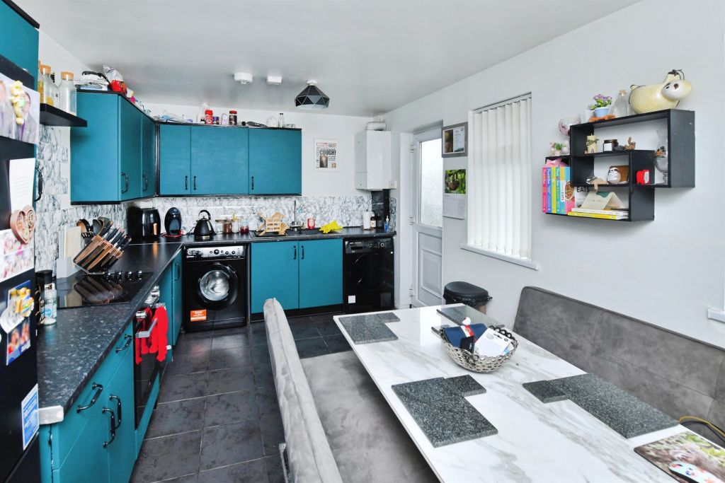 Property photo 2 of 18