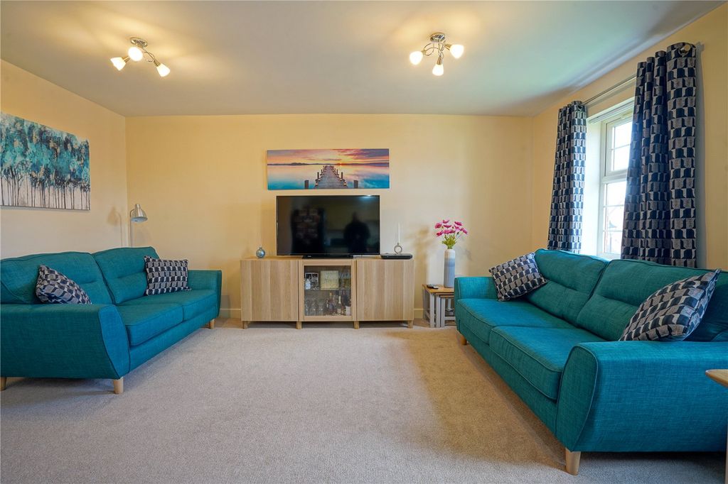 Property photo 2 of 8 Picture No. 05