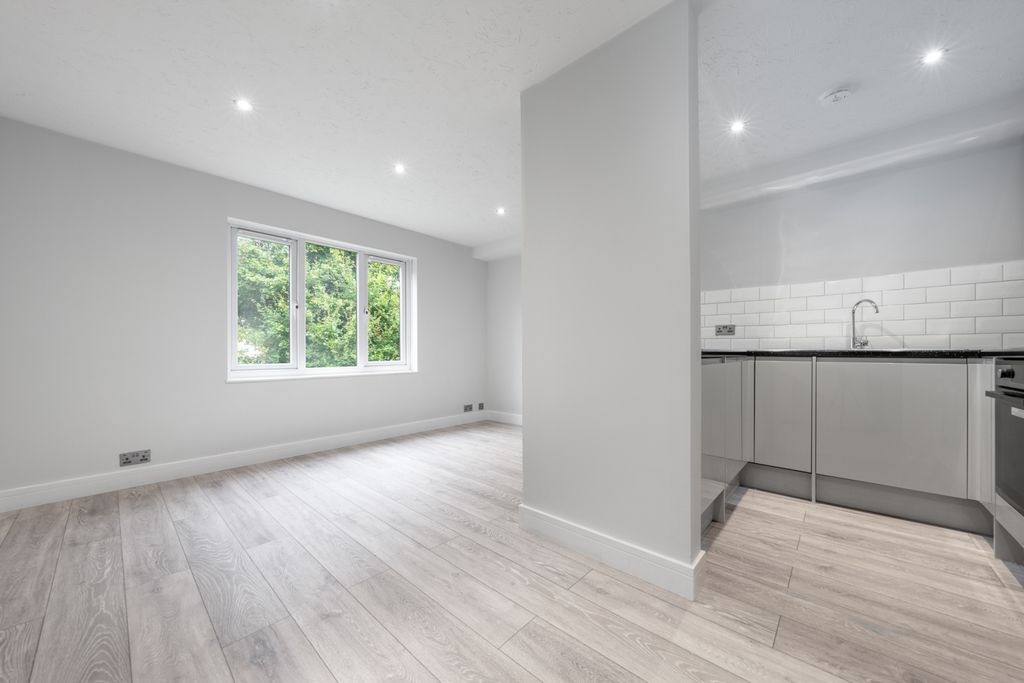 Property photo 1 of 8 Picture No. 06