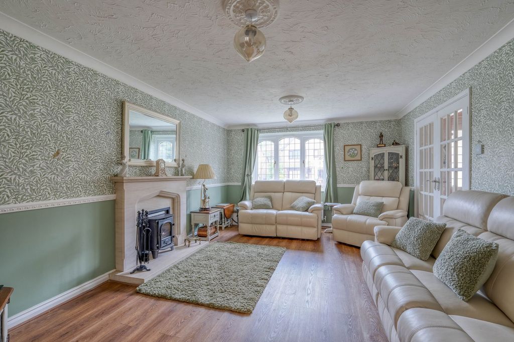 Property photo 3 of 23