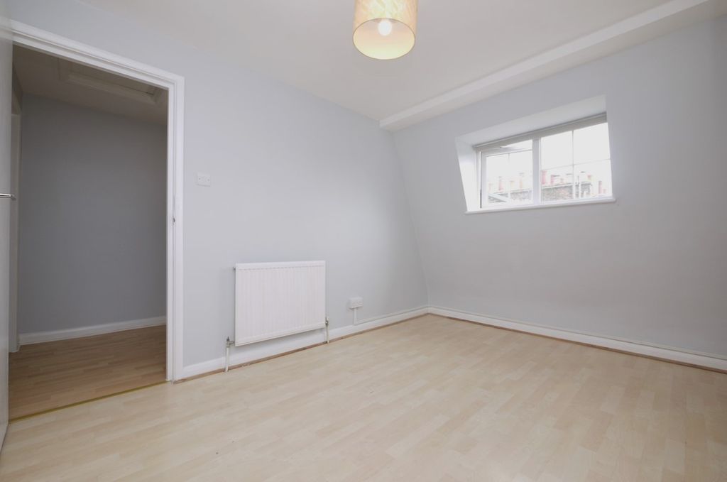 Property photo 3 of 6 3589374