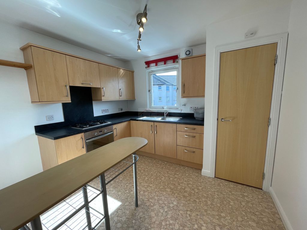 Property photo 3 of 18 Kitchen A.Jpg