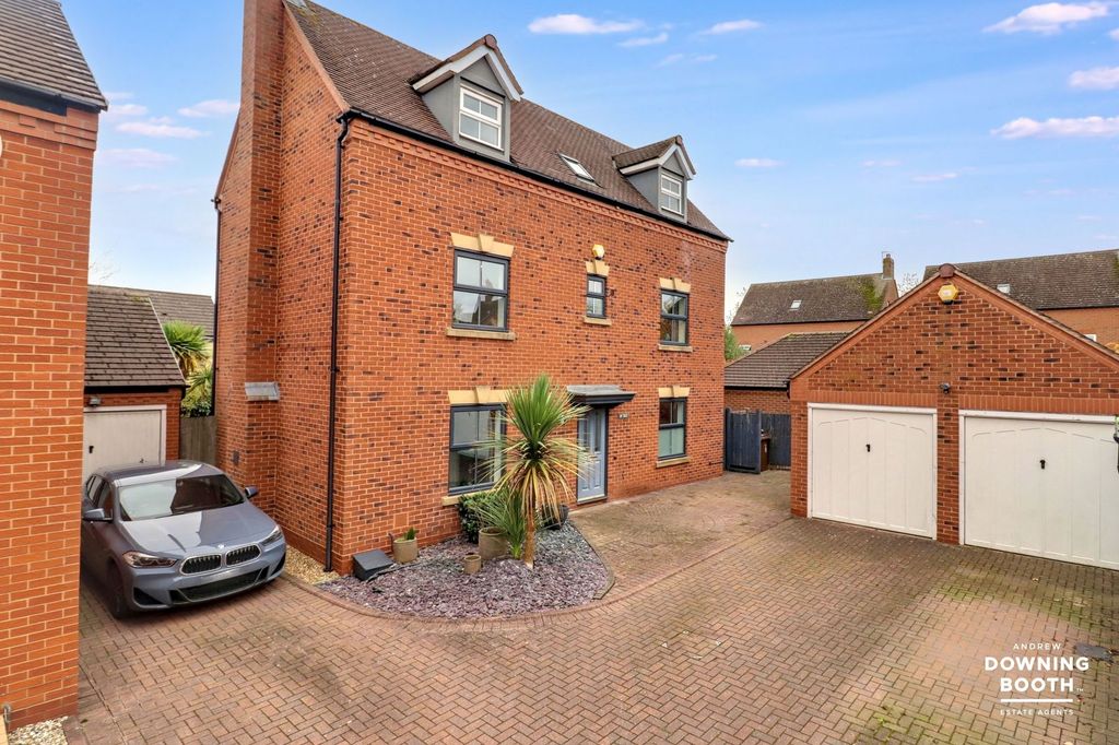 Property photo 1 of 33